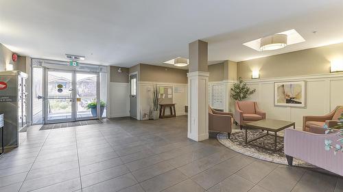 225-4380 Lakeshore Road, Kelowna, BC - Indoor With Fireplace