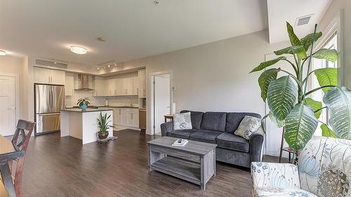 225-4380 Lakeshore Road, Kelowna, BC - Indoor Photo Showing Other Room