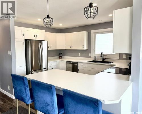 510 Redberry Road, Saskatoon, SK - Indoor Photo Showing Kitchen
