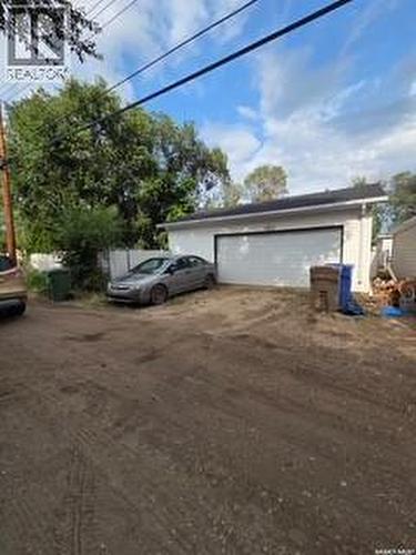 924 Campbell Street, Regina, SK - Outdoor