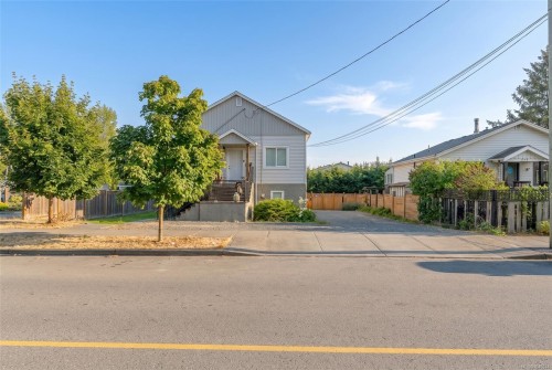 121 Harewood Rd  Nanaimo, BC V9R 2Y7