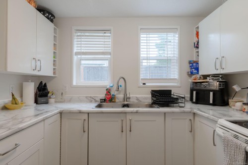 121 Harewood Rd, Nanaimo, BC - Indoor Photo Showing Kitchen With Double Sink