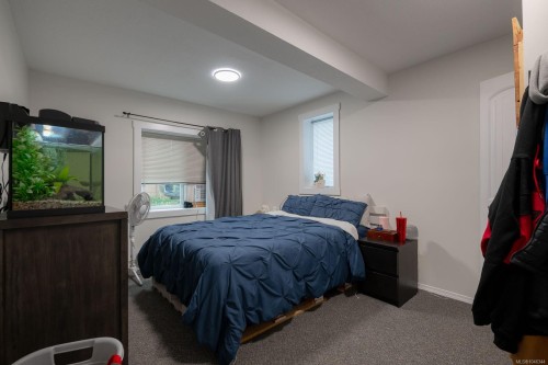 121 Harewood Rd, Nanaimo, BC - Indoor Photo Showing Bedroom