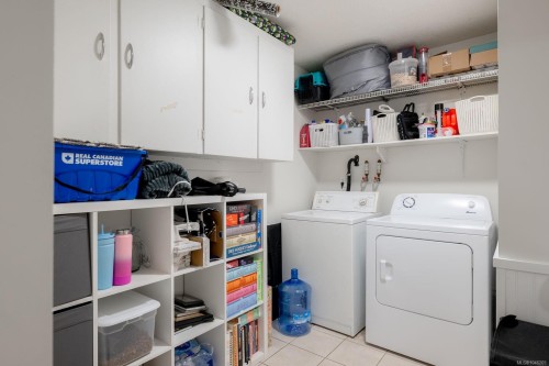 121 Harewood Rd, Nanaimo, BC - Indoor Photo Showing Laundry Room