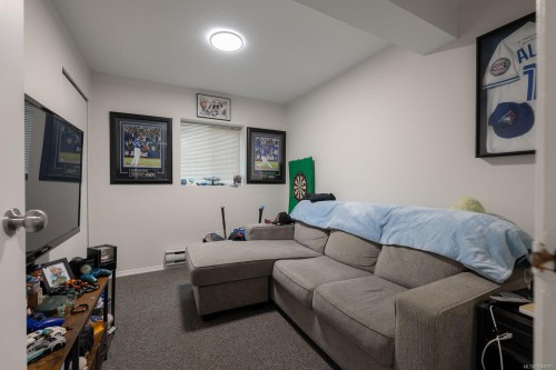 121 Harewood Rd, Nanaimo, BC - Indoor