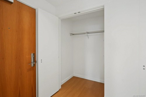 #609-363 Tyee Rd, Victoria, BC - Indoor