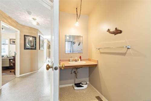 2445 Godfrey Rd, Nanaimo, BC 