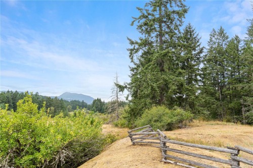 2445 Godfrey Rd, Nanaimo, BC 