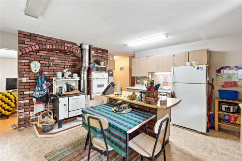 2445 Godfrey Rd, Nanaimo, BC 