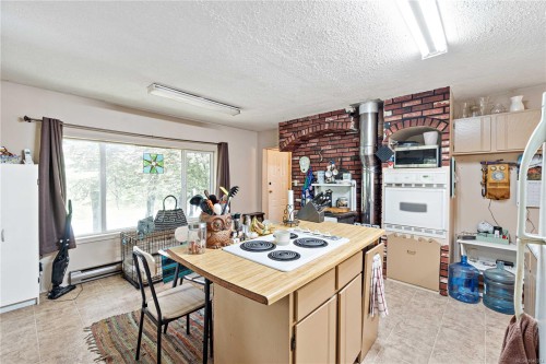 2445 Godfrey Rd, Nanaimo, BC 