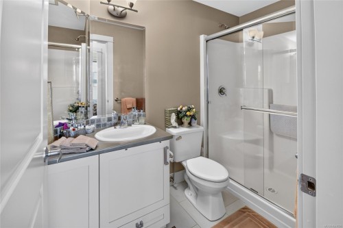 #321-6310 Mcrobb Ave, Nanaimo, BC - Indoor Photo Showing Bathroom