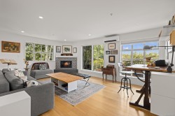 #304-1246 Fairfield Rd Victoria, BC V8V 3B5