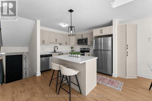 31 Whitcomb Crescent, Smiths Falls, ON - Indoor Photo Showing Kitchen With Stainless Steel Kitchen
