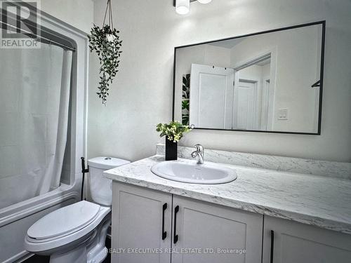 31 Whitcomb Crescent, Smiths Falls, ON - Indoor Photo Showing Bathroom
