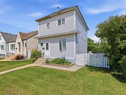 563 Polson AVE  Winnipeg, MB R2W 0P1
