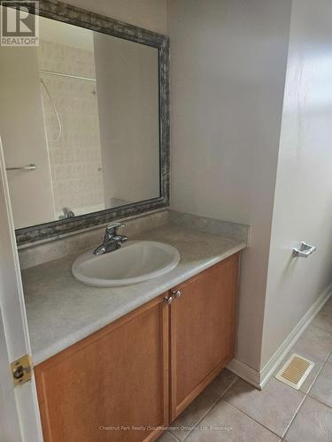 Main bath - 147 Baggs Crescent, Cambridge, ON - Indoor Photo Showing Bathroom