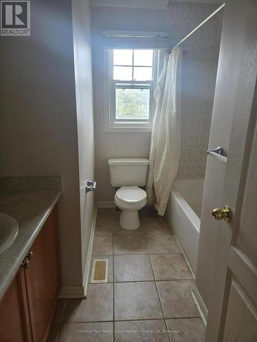 Main 4 pc bath - 147 Baggs Crescent, Cambridge, ON - Indoor Photo Showing Bathroom