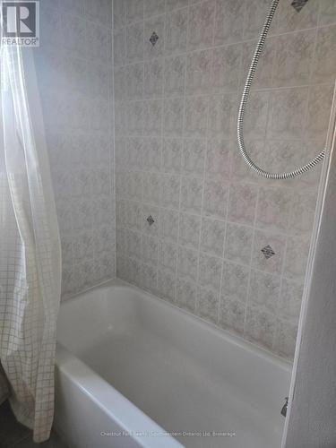 147 Baggs Crescent, Cambridge, ON - Indoor Photo Showing Bathroom