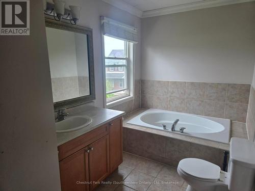 4 pc Ensuite with soaker tub - 147 Baggs Crescent, Cambridge, ON - Indoor Photo Showing Bathroom