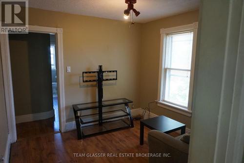 324 Queen Street W, Cambridge, ON - Indoor Photo Showing Other Room