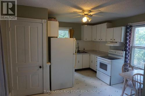 324 Queen Street W, Cambridge, ON - Indoor Photo Showing Kitchen