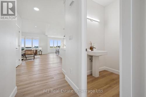 74 Bedell Drive, Mapleton, ON - Indoor Photo Showing Other Room
