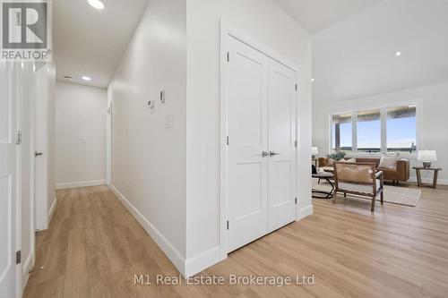74 Bedell Drive, Mapleton, ON - Indoor Photo Showing Other Room