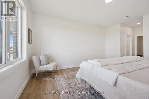 74 Bedell Drive, Mapleton, ON - Indoor Photo Showing Bedroom