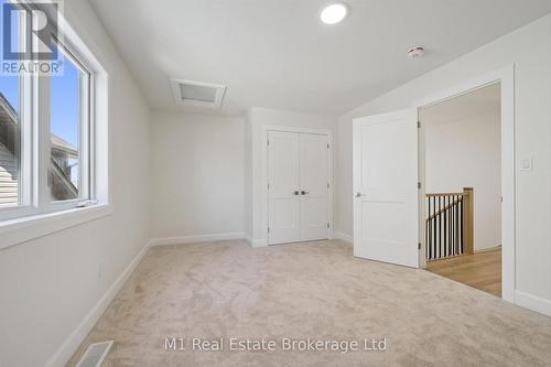 74 Bedell Drive, Mapleton, ON - Indoor Photo Showing Other Room