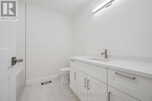 74 Bedell Drive, Mapleton, ON - Indoor Photo Showing Bathroom