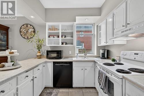 85 Cambria Road N, Goderich (Goderich (Town)), ON - Indoor Photo Showing Kitchen