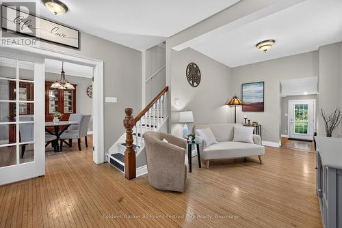85 Cambria Road N, Goderich (Goderich (Town)), ON - Indoor Photo Showing Living Room
