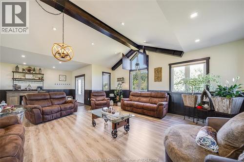 1764 Third Concession Line, Wheatley, ON - Indoor Photo Showing Living Room