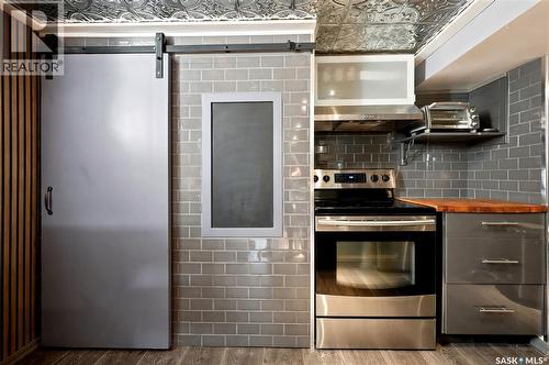 2520 Elliott Street, Regina, SK - Indoor Photo Showing Kitchen
