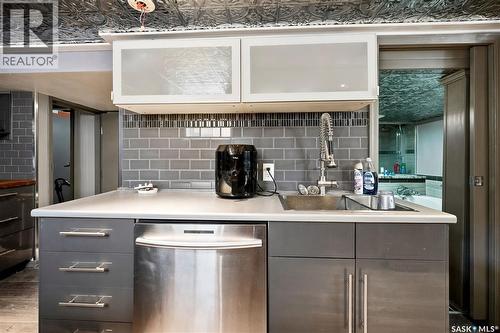 2520 Elliott Street, Regina, SK - Indoor Photo Showing Kitchen With Upgraded Kitchen