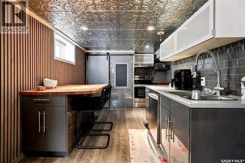 2520 Elliott Street, Regina, SK - Indoor Photo Showing Kitchen