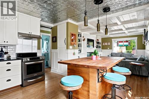 2520 Elliott Street, Regina, SK - Indoor Photo Showing Kitchen