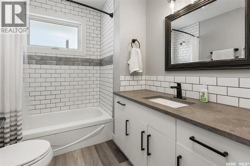 802 31St Street W, Saskatoon, SK - Indoor Photo Showing Bathroom