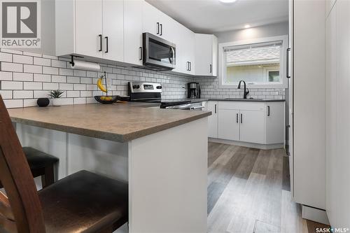 802 31St Street W, Saskatoon, SK - Indoor Photo Showing Kitchen