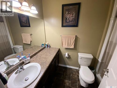 54 Madge Way, Yorkton, SK - Indoor Photo Showing Bathroom