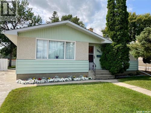 206 Mcintosh STREET N  Regina, SK S4R 4Z9