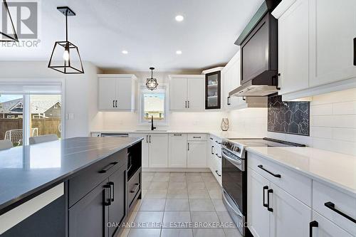 48 Ambrosia Path, St. Thomas, ON - Indoor Photo Showing Kitchen With Upgraded Kitchen