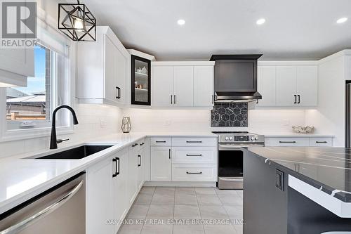 48 Ambrosia Path, St. Thomas, ON - Indoor Photo Showing Kitchen With Upgraded Kitchen