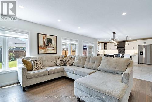 48 Ambrosia Path, St. Thomas, ON - Indoor Photo Showing Living Room