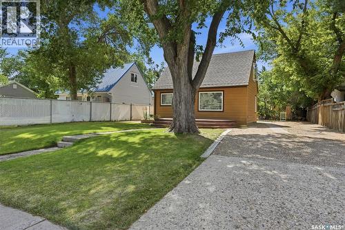 145 Lillooet Street E, Moose Jaw, SK - Outdoor