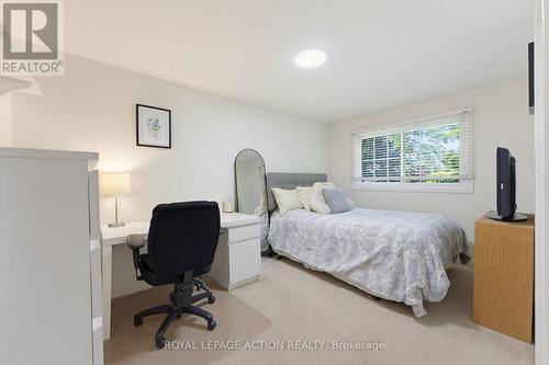 5 Marigold Street, Brantford, ON - Indoor Photo Showing Bedroom