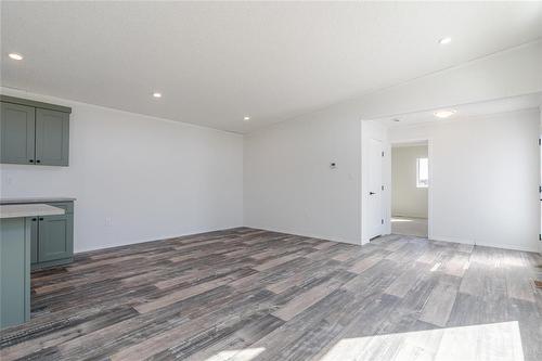 133 Prairie Oak Drive, Mitchell, MB - Indoor Photo Showing Other Room