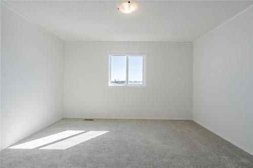 133 Prairie Oak Drive, Mitchell, MB - Indoor Photo Showing Other Room