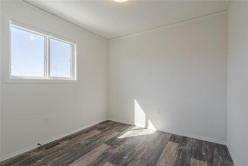 133 Prairie Oak Drive, Mitchell, MB - Indoor Photo Showing Other Room