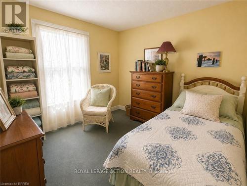 49 Palmerston Avenue, Brantford, ON - Indoor Photo Showing Bedroom